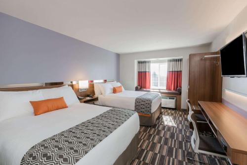 Queen Room with Two Queen Beds - Non-Smoking