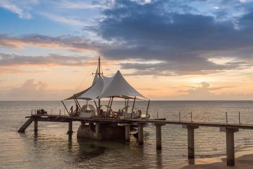 Coco de Mer Hotel and Black Parrot Suites