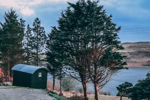 Exterior view, Loch Eyre Shepherd Hut in Eyre