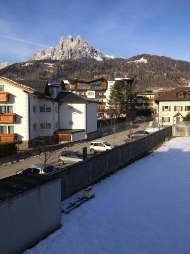 Skats, La finestra sulle Dolomiti - The Window to the Dolomites in Tonadico