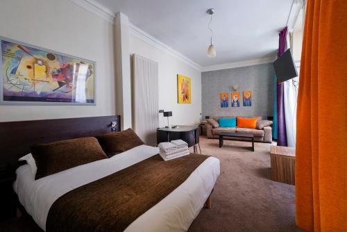 Hotel de Paris - image 3