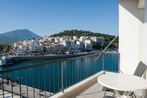Skats, LUCY HOTEL in Chalkida (Chalcis)