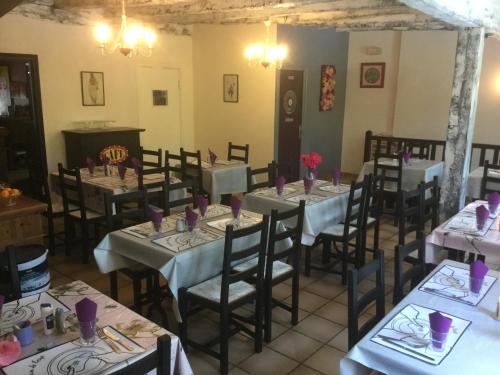 Restaurant, Auberge Henri IV in Lubersac