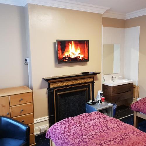 Abinger Guest House - image 4