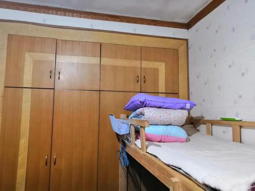 Xun Meng Youth Hostel Xun Meng Youth Hostel is a popular choice amongst travelers in Wuhan, whether exploring or just passing through. The property features a wide range of facilities to make your stay a pleasant experienc