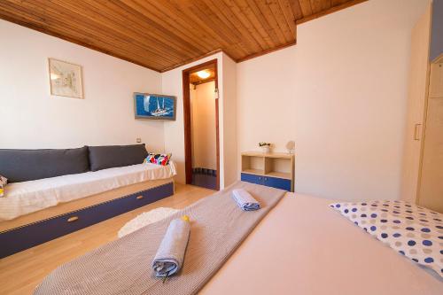 Apartman 3 Villa Nadalina, Pension in Brela bei Marusici 