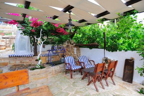  Cozy Apartment in Panormo in Panormos