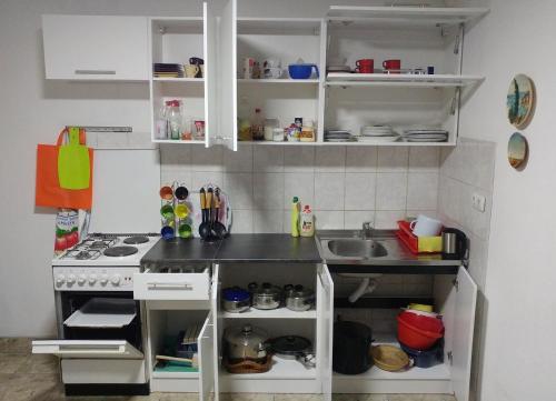 Vila San - image 13