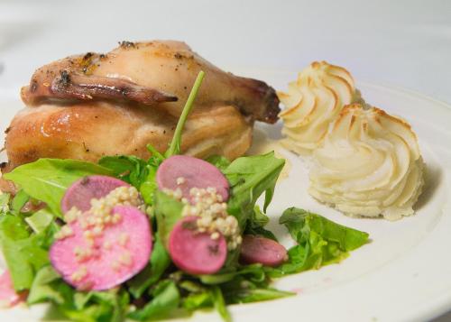 อาหารและเครื่องดื่ม, Telegraph House Motel in แบดเดค (โนวา สโคเทีย)