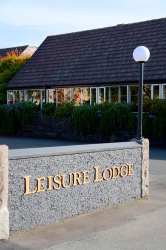 Entrance, Dunedin Leisure Lodge - Distinction in North Dunedin