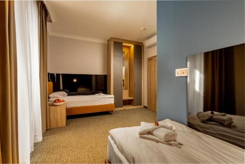 2 twin beds