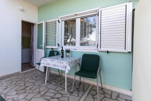  Apartments Nevela in Drače