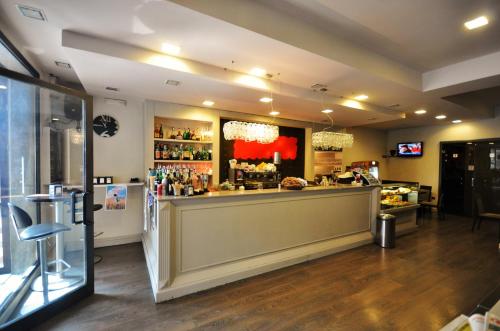 Pub/Lounge, Drake in Maranello