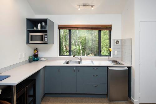 ห้องครัว, Punakaiki Treehouse Limited in ปูนาไกกิ