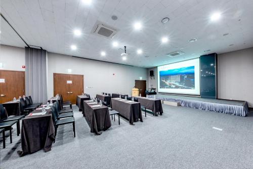 2023 라마다 제주 시티 호텔 (Ramada Jeju Cityhall) 호텔 리뷰 및 할인 쿠폰 - 아고다 2023 라마다 제주 시티 호텔 (Ramada Jeju Cityhall) 호텔 리뷰 및 할인 쿠폰 - 아고다