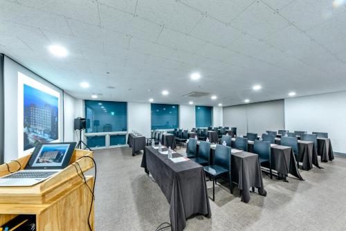 2023 라마다 제주 시티 호텔 (Ramada Jeju Cityhall) 호텔 리뷰 및 할인 쿠폰 - 아고다 2023 라마다 제주 시티 호텔 (Ramada Jeju Cityhall) 호텔 리뷰 및 할인 쿠폰 - 아고다