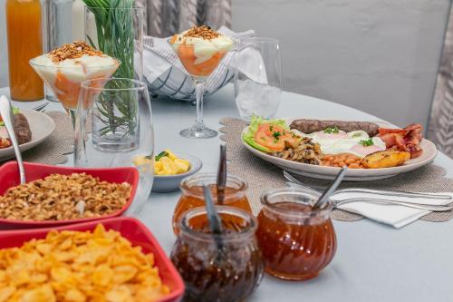 Food and beverages, @karoo Guesthouse in Graaff-Reinet
