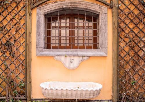 Suite Piazza del Gesù By DomusExtra, Naples (photo 8)