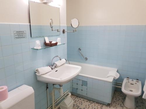 Hotel Christina - Contact Hotel - image 7