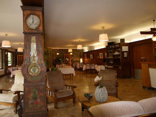 Restorāns, Hotel Le Castelet in Perles-et-Castelet