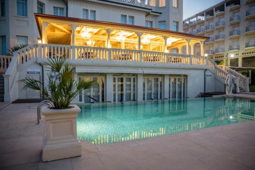 숙소 외관, Hotel Carducci 76 in 카톨리카