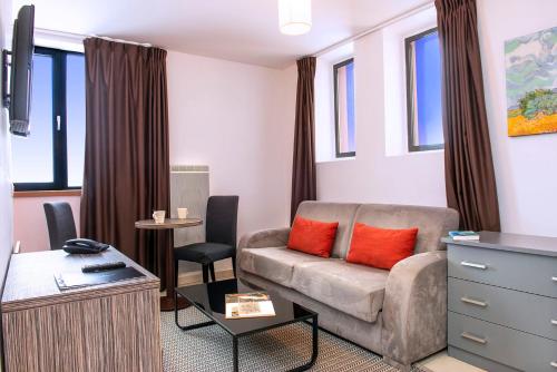 room detail thumbnail 0