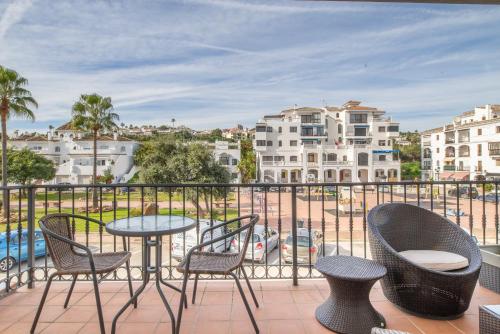 2261-Superb apt on the beach, on Duquesa harbour, Манильва (фото 2)