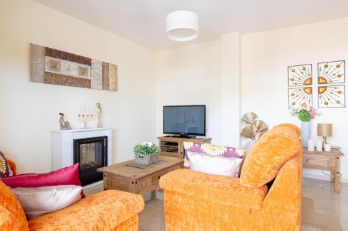 2261-Superb apt on the beach, on Duquesa harbour, Манильва (фото 5)