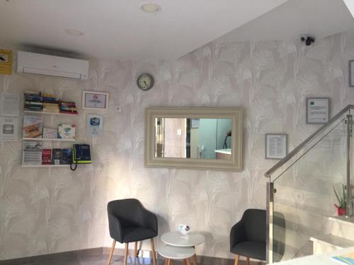 Előcsarnok, Hostal Maribel in Barrio Alto