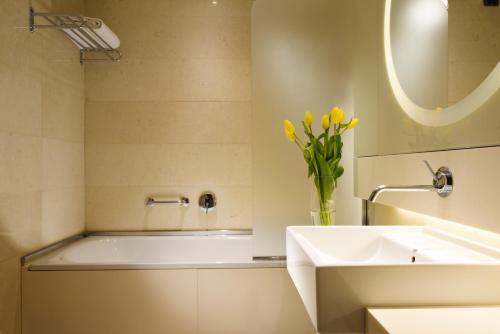 UNAHOTELS Bologna Centro - image 8
