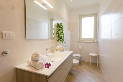Koupelna, B&B Toma' in Morro d'Oro