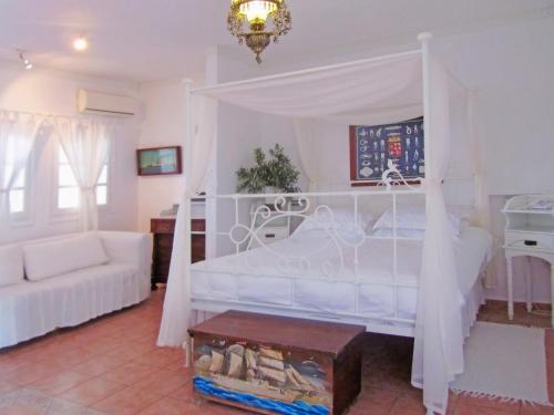 Porto Scoutari Romantic Hotel - image 12
