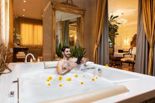 Hot tub, Radisson Blu GHR Hotel, Rome in Flaminio and Parioli