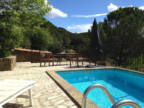 Gîte de charme avec piscine chauffée chambre d'hôte Occitanie