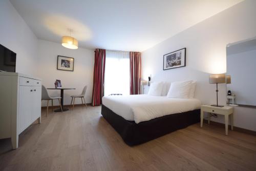 2 bedrooms, 3 beds