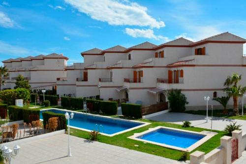 Exterior view of Domatsea Casa Provenzal