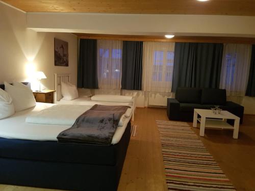 Pension Sunnseitn - Gasthof - Cafe - Weinkeller in Haslach An Der Muhl