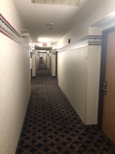 Q Express Inn & Suites