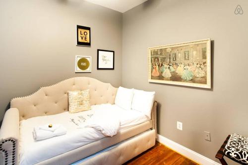 Central DC 3-bedroom Home - image 5