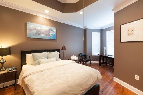 Central DC 3-bedroom Home - image 9