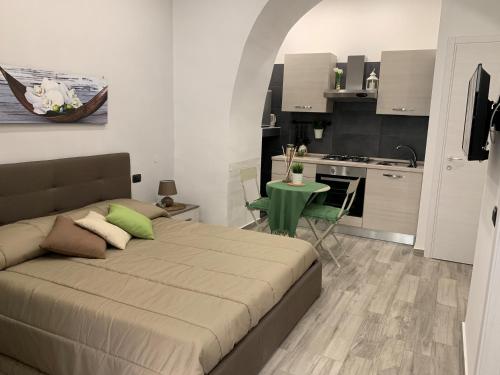 Da NINETTA RESTERETE SENZA PAROLE, GARANTITO!, Naples