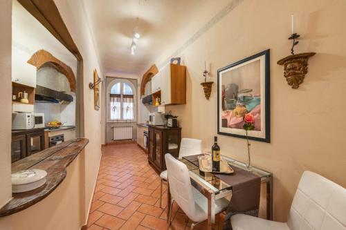 Dante States Apartments - image 2