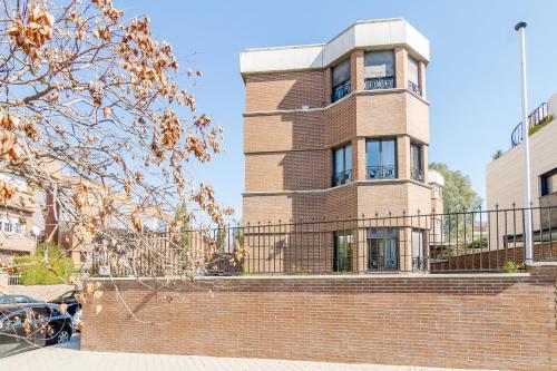 Exterior view, AYZ Ulises - Auto check-in property in Hortaleza