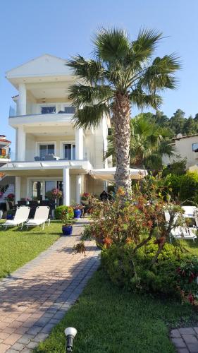  SUN RESIDENCE Exclusive Seaside Suites, Polychrono bei Posidi