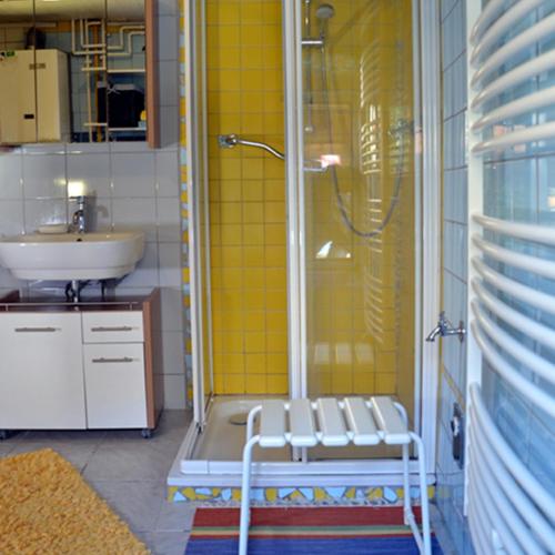 Fürdőszoba, Ferienwohnung Blockheide in Katsdorf