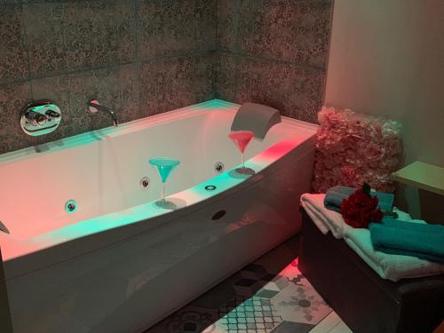 熱水浴缸, ManfredoniaJacuzzi in 曼弗雷多尼亞鎮中心