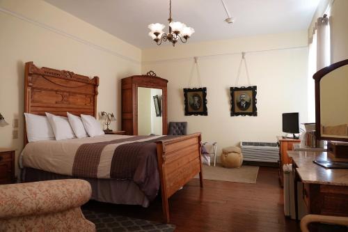 1 queen bed