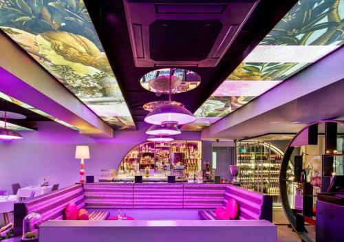 Bar/Lounge, The Metropolitan Spring Hill in Brisbane