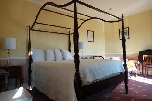 1 queen bed