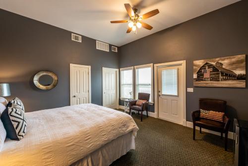 181610121 Gruene River Hotel & Retreat